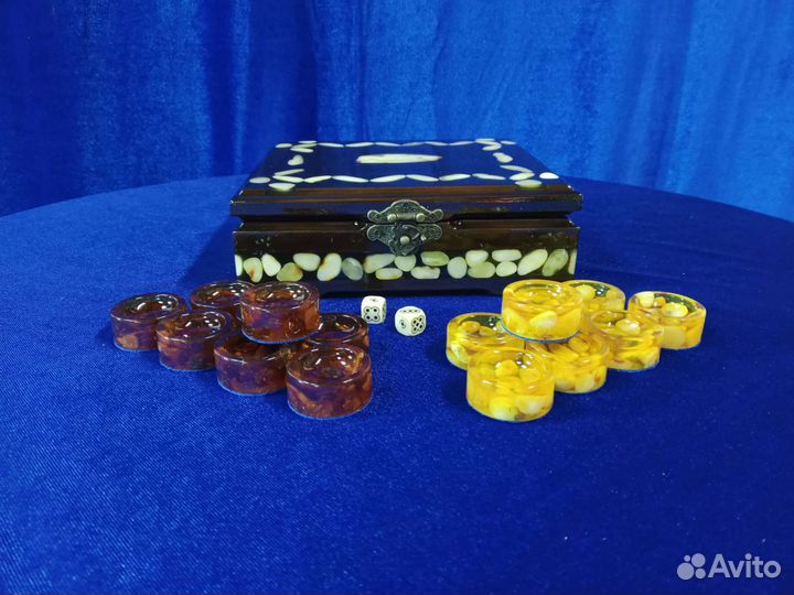 Фишки для нард янтарные в пенале
