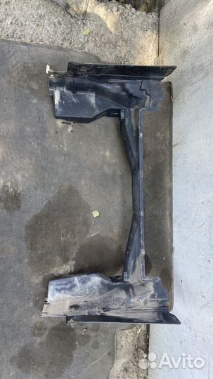 Воздуховод радиатора верхний Jaguar XF