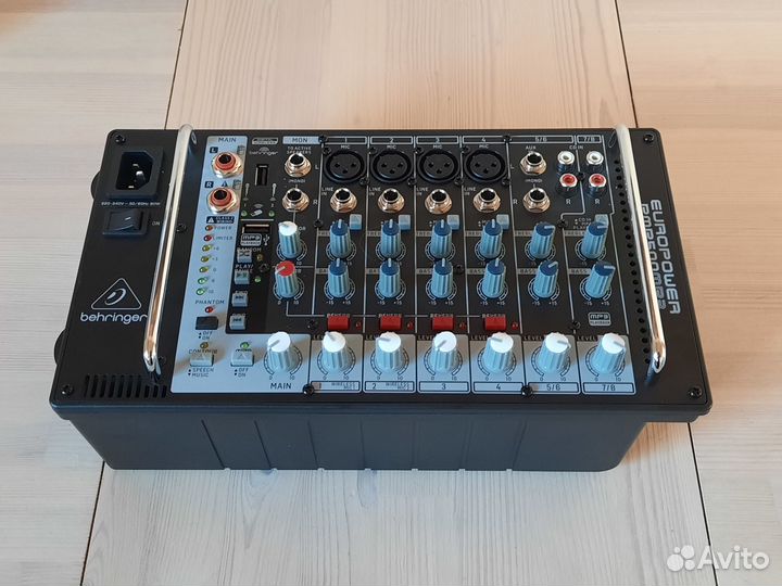 Новый микшер-усилитель Behringer 500 Вт