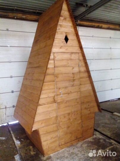 Дачный туалет, собачьи будки