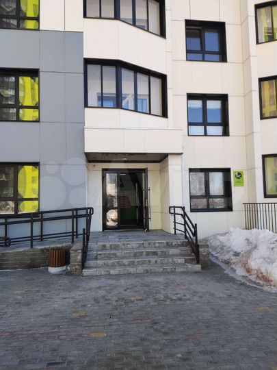 2-к. квартира, 35 м², 1/17 эт.