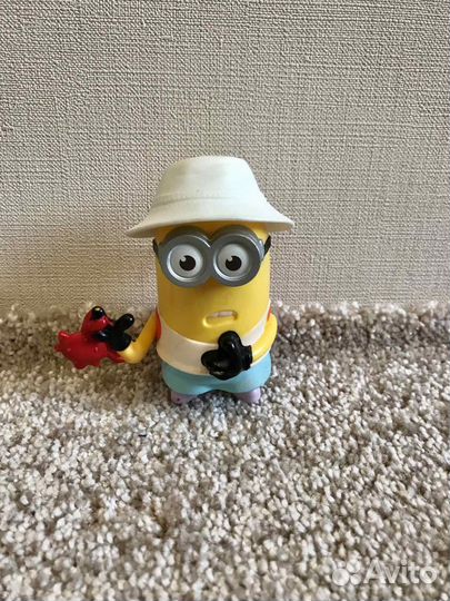 Игрушки из макдональдса хэппи мил.Миньон и Покемон
