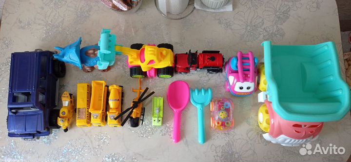 Машинки игрушки пакетом