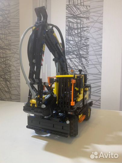 Lego Technic 42053 Экскаватор Volvo EW 160E