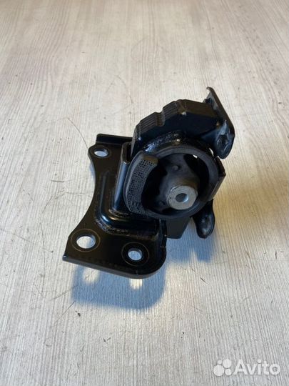 Подушка двигателя левая Toyota Corolla 180 1ZR-FE