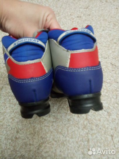 Лыжные ботинки 30