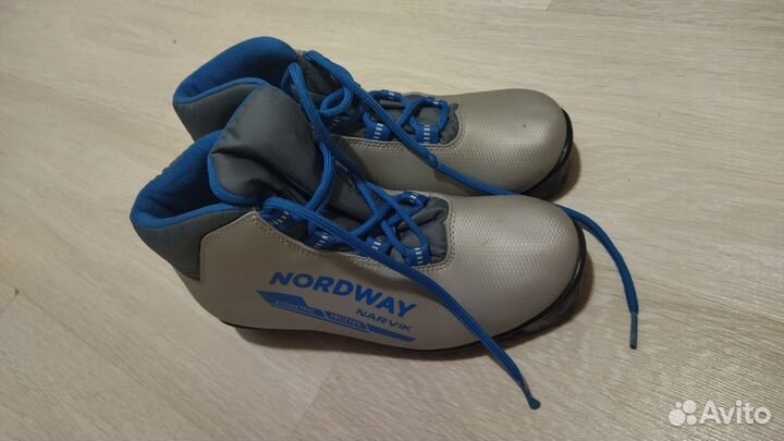 Лыжные ботинки 35 р