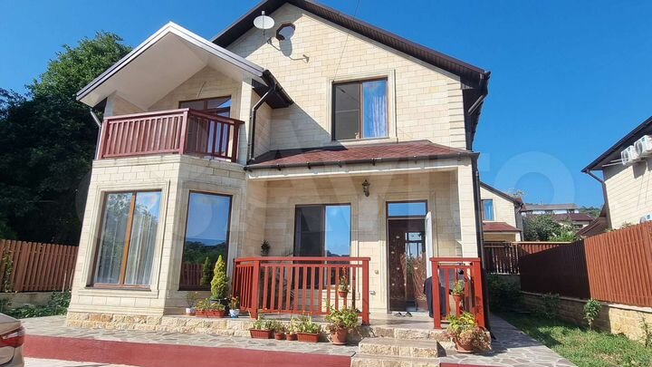 Дом 154 м² на участке 3,8 сот.