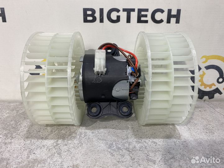 Моторчик печки Mercedes Vito W639 A0008357904