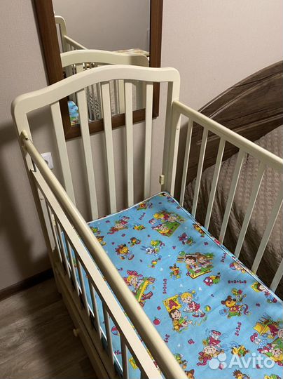 Детская кроватка