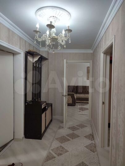 2-к. квартира, 80 м², 1/11 эт.