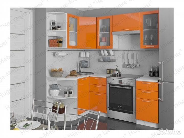 Маленькая угловая кухня 