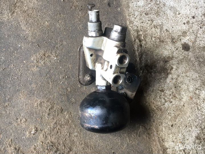 Блок клапанов гидро подвески w220