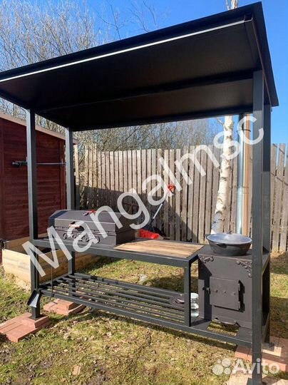 Мангал с крышей лофт