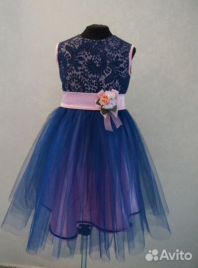 Детское нарядное платье Размер 134 - 136, на 8-9 л