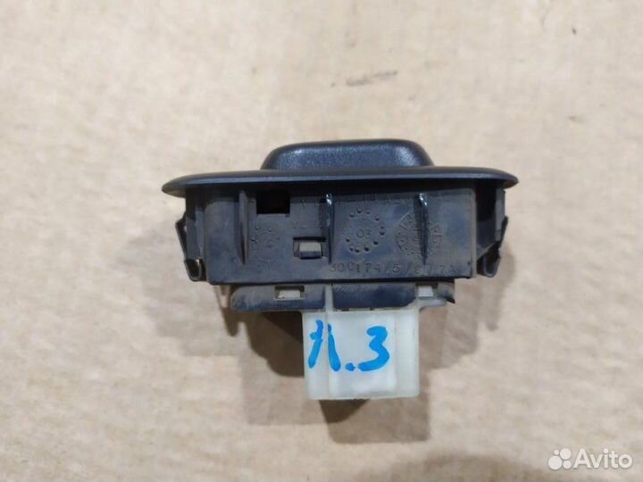 Кнопка стеклоподъемника задняя левая Ford Maverick