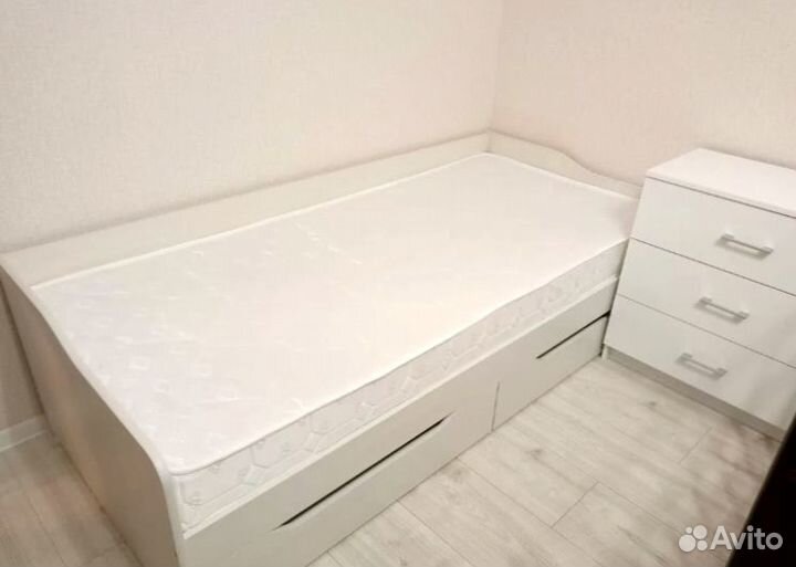 Кровать односпальная детская с бортиками