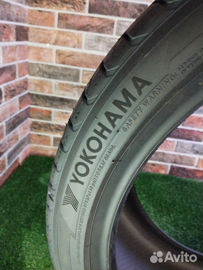 Yokohama Advan Sport V107 295/30 R20 и 265/35 R20 101Y