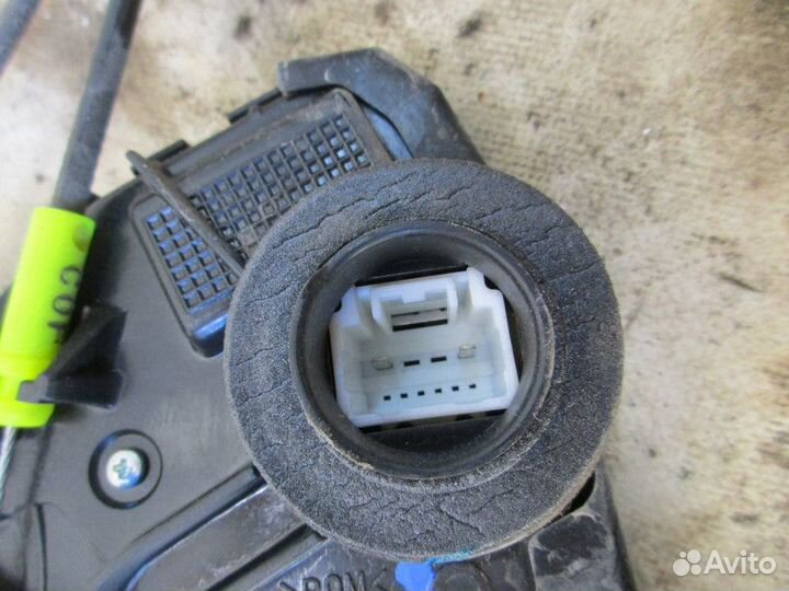 Замок двери передней правой JAC S5 2013-2019 (6105