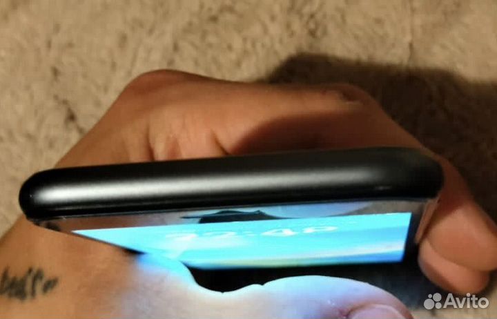 Телефон iPhone 8 64 gb