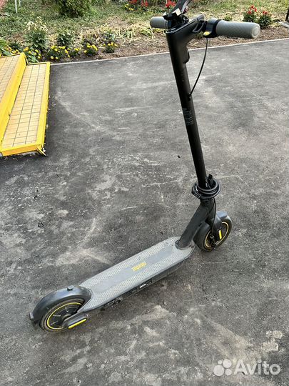 Электросамокат Ninebot Kickscooter MAX G30