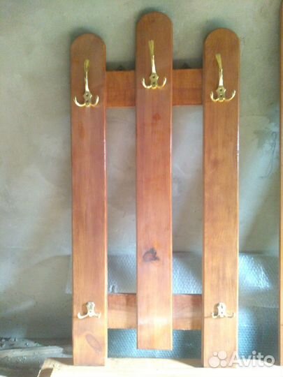 Вешалки настенные в прихожую