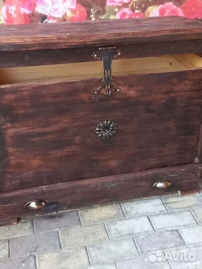 Сундук деревянный старинный