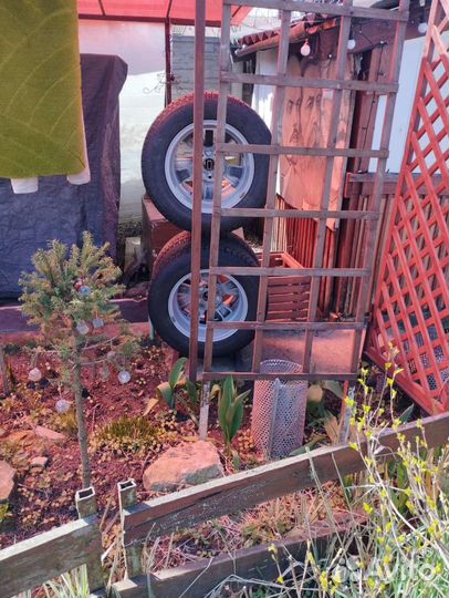 Подставка для хранения колёс