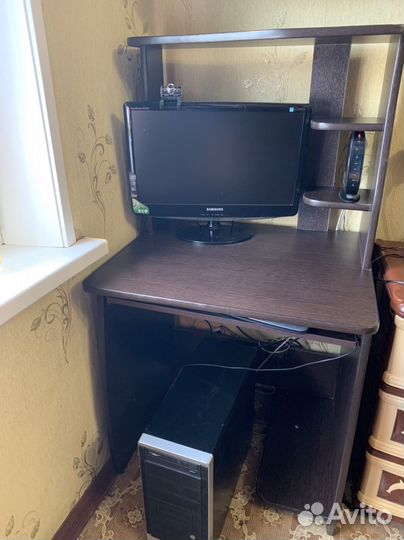 Компьютерный стол