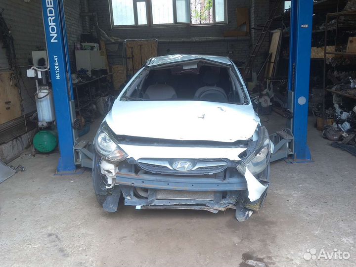 В разборе Hyundai Solaris 1 RB