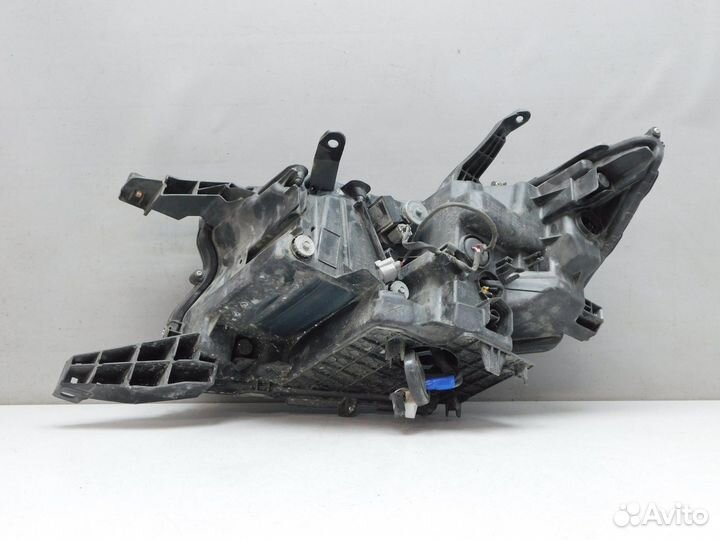 Фара правая Toyota Land Cruiser Prado