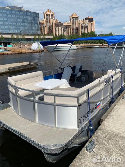 Катер понтонный