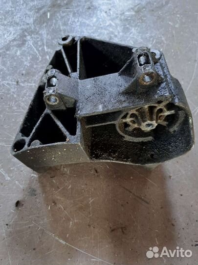 Кронштейн кондиционера на BMW E53