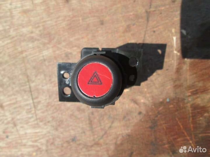 Кнопка аварийки Honda Torneo CF3 F18B 2000/9