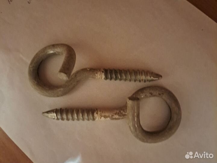 Крюк с резьбой