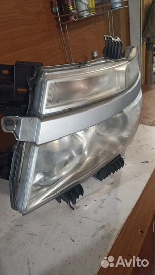 Фара передняя левая Nissan Elgrand PE52 VQ35DE