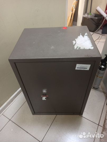 Сейф металлический