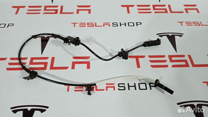 Датчик ABS левый Tesla Model S 2015 6134323
