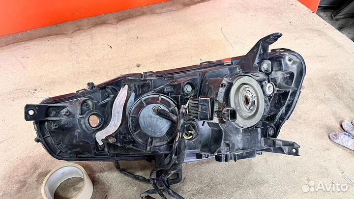 Фара передняя правая mitsubishi galant fortis