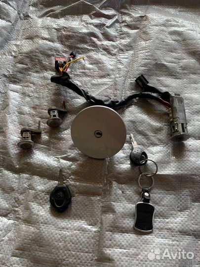 Комплект личинок замков Peugeot 206