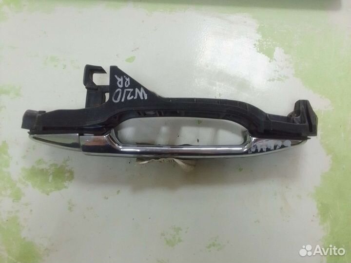 Наружняя ручка двери задняя правая Mercedes Benz E