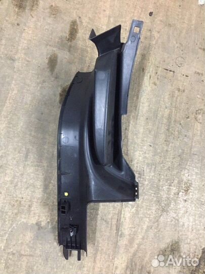 Накладка порога салона задняя левая Volkswagen