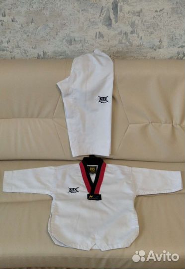 Добок для тхэквондо 100