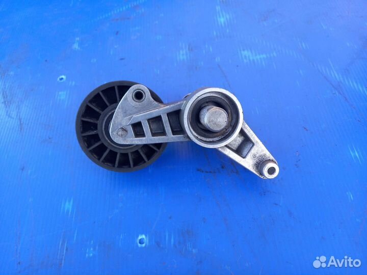 Натяжитель ремня Mercedes-Benz A6062000073