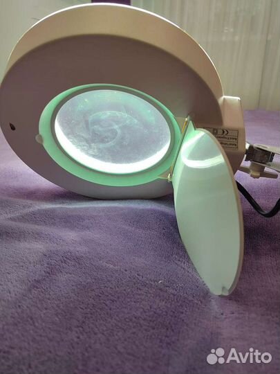 Кольцевая лампа-лупа с подсветкой и креплением