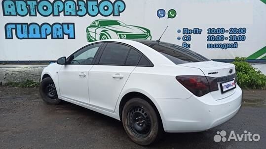 Обшивка стойки Chevrolet Cruze 95954680