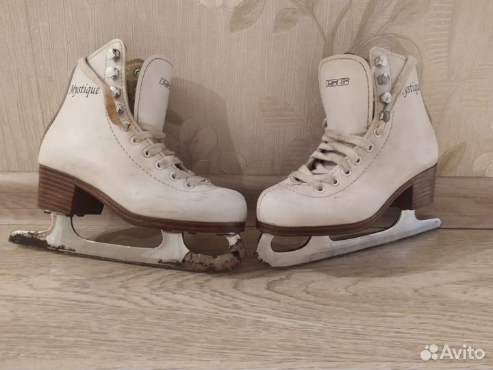 Коньки фигурные 30 размер