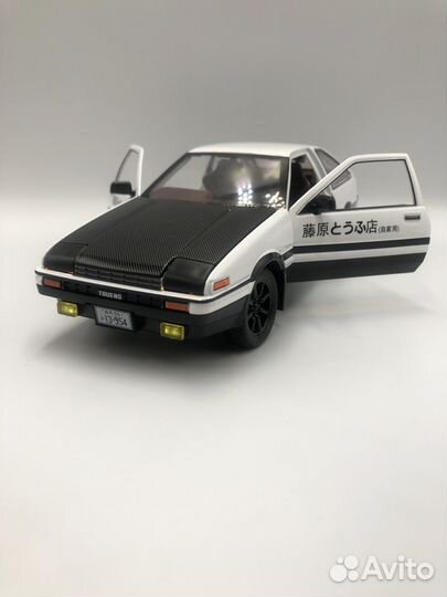 Модель автомобиля Toyota Sprinter Trueno AE86 1:24