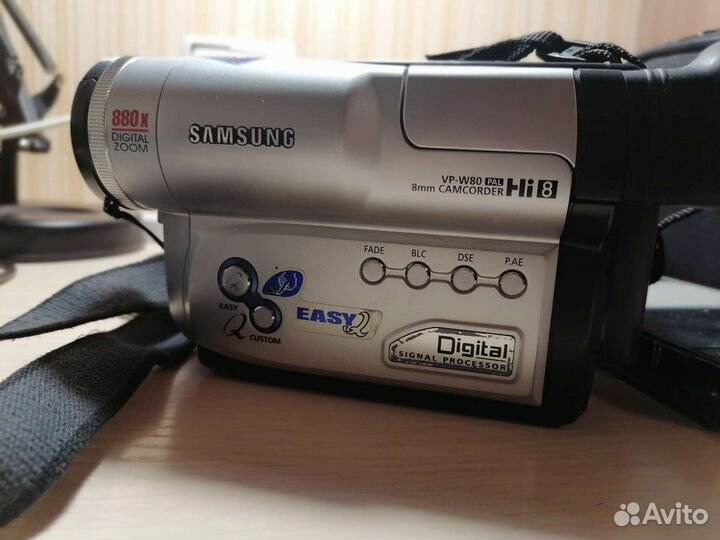 Видеокамера Samsung VP-W80