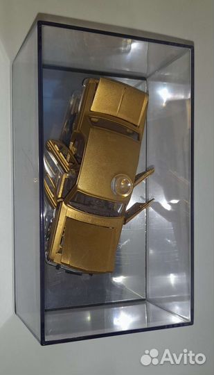 Модель сувенир. Золотая Волга газ 3102 Агат. 1:43